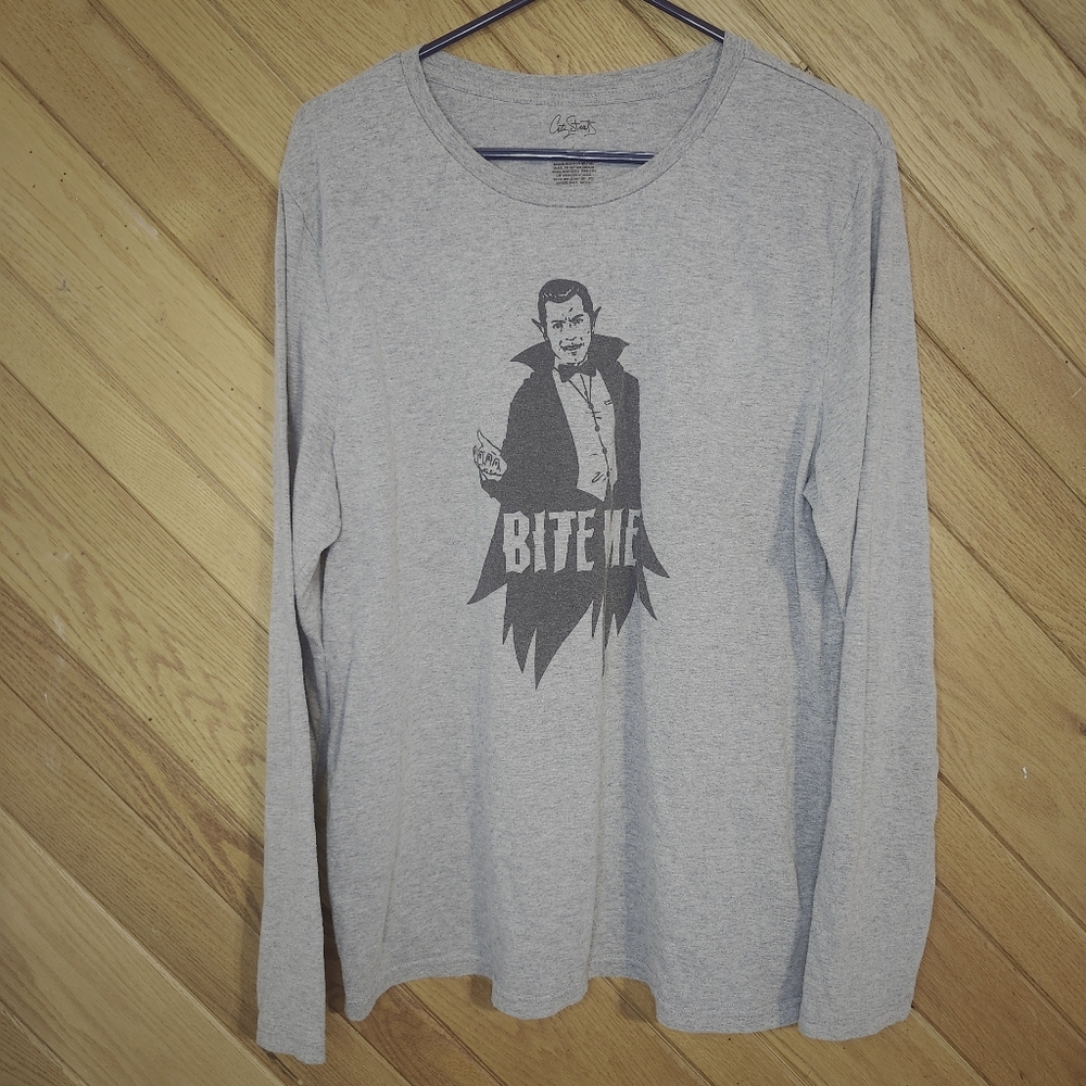 City Streets Dracula Vampire Bite Me Gray Long Sleeved Women's Large Shirt